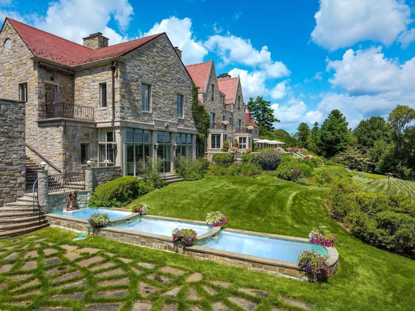 Medya devini yöneten aile için inşa edilen malikane satışa çıktı - Resim: 12