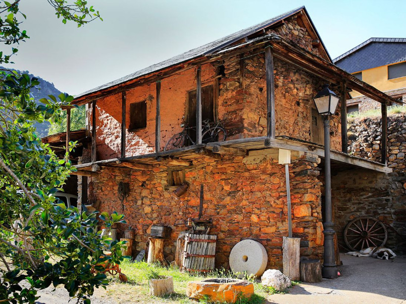 16 kişinin yaşadığı köyü yılda 25 bin turist ziyaret ediyor - Resim: 8