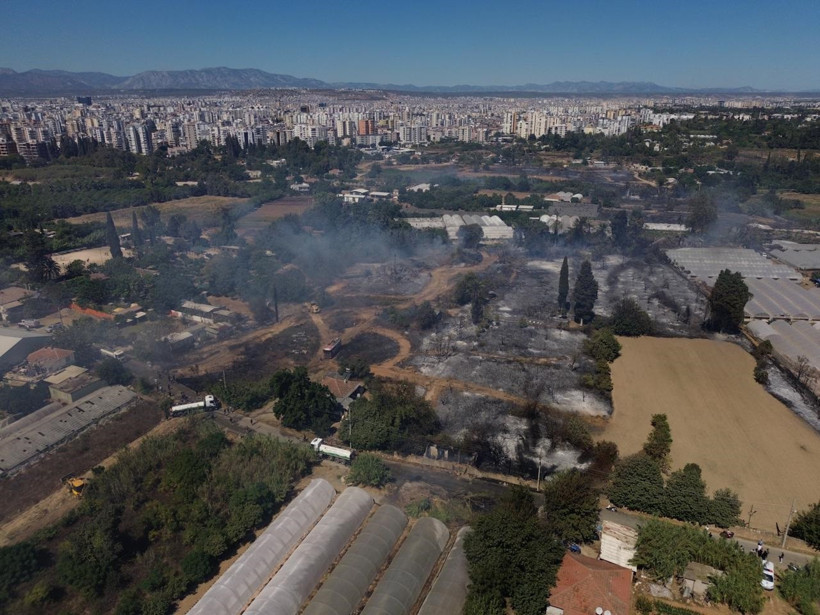 Antalya Kırcami’de çıkan yangın kontrol altına alındı - Resim : 1