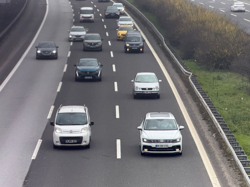 Bayram dönüşü başladı: Anadolu Otoyolu'nda yoğunluk - Resim: 16