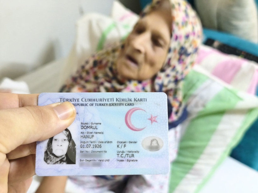 100 yaşındaki kadın torununun torununu görerek 171 kişilik aileye sahip oldu - Resim: 1