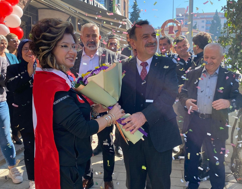 Denizlili kadın kuaförü, İngiltere’de Dünya 2.’si oldu - Resim : 2