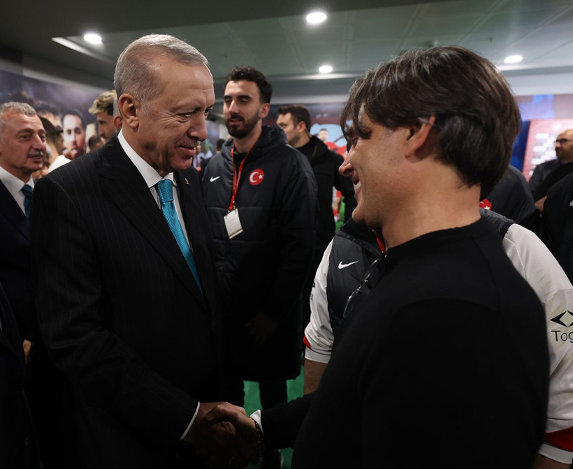 Erdoğan'dan soyunma odasında Milli Takıma tebrik - Resim: 3