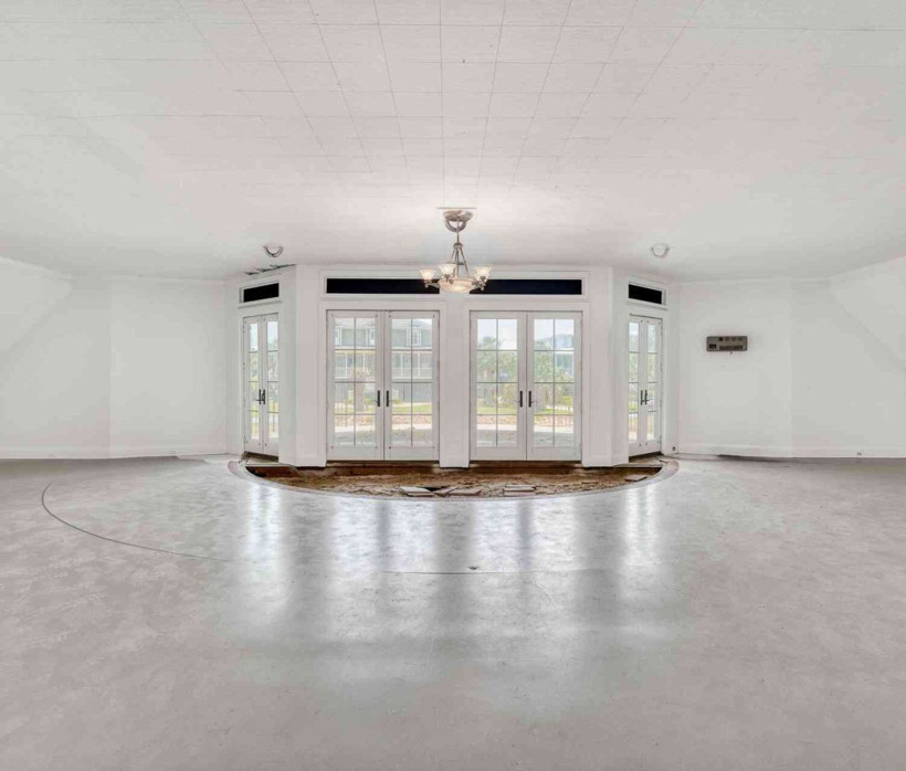 Savaşta sığınak olarak kullanılmıştı, 5. kez satışa çıktı - Resim: 8