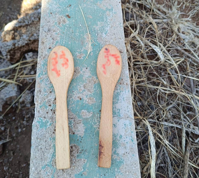 Kuzu kafaları, kaşıklar, büyü kutuları… Mezarlıklar 'büyücü'lerin istilası altında! - Resim : 3