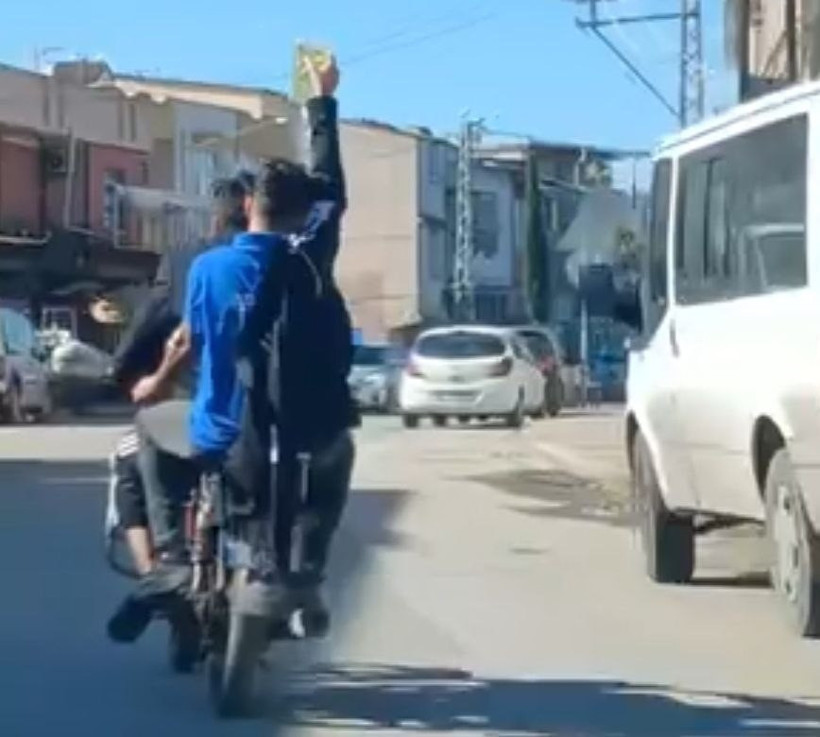 Adana’da şaşırtan görüntü: Serum takılı halde motosikletle yolculuk - Resim : 1