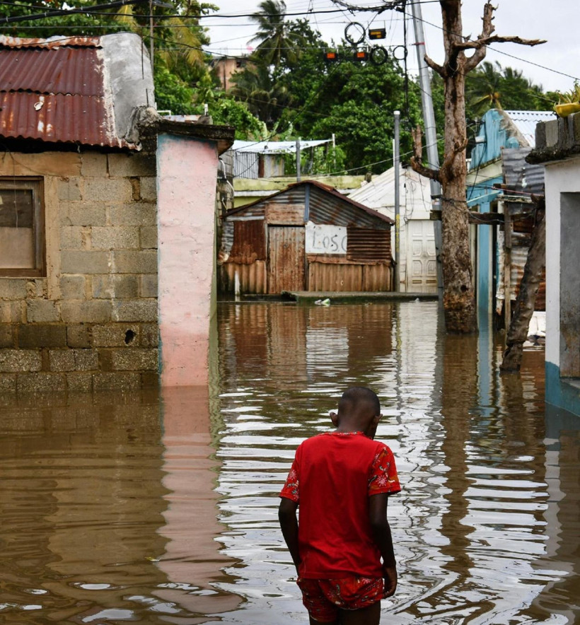 Melissa yıktı geçti: On binlerce turist mahsur - Resim: 8